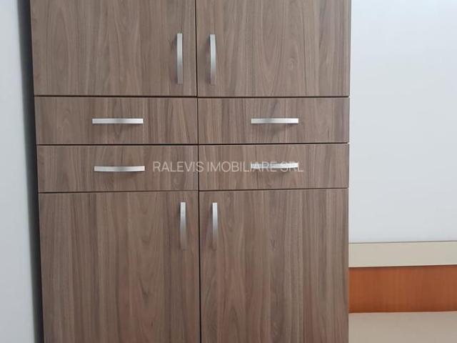 Apartament 2 camere Piata Resita, etaj 1, curat, 360 euro