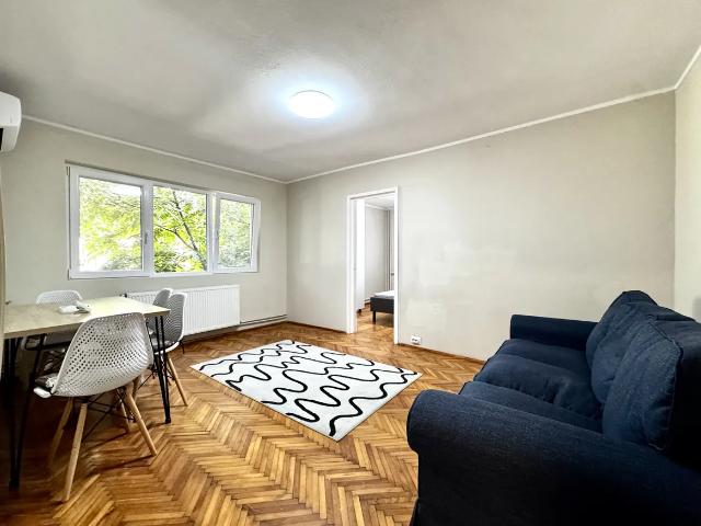 Apartament 2 camere, primitor, cu boxa, zona Central Take Ionescu