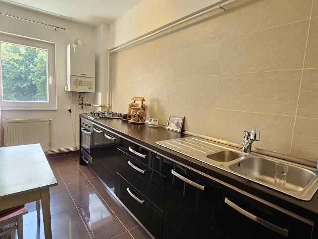 Apartament 2 camere Racadau, decomandat, mobilat utilat, 126000 Euro