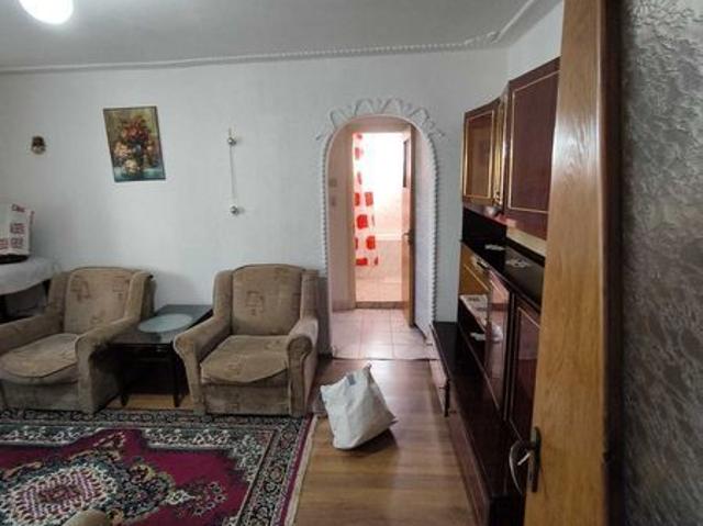 Apartament 2 camere sector 2 gata de locuit. 300 euro