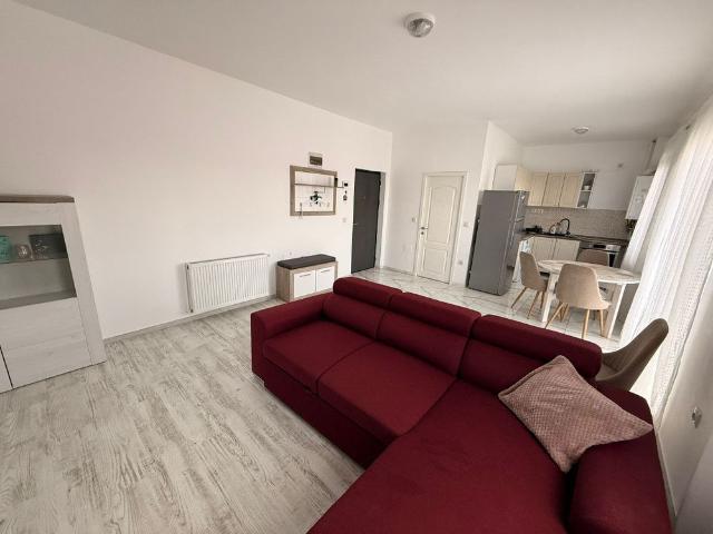 Apartament 2 camere semidecomandat bloc cu lift zona Eroilor