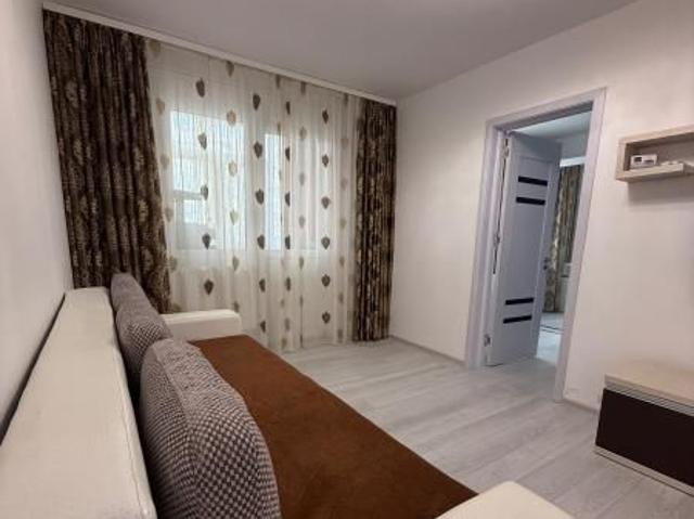 Apartament 2 camere semidecomandat zona Casa de cultura