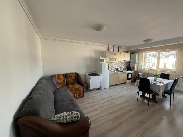 Apartament 2 camere semidecomandat zona Teilor
