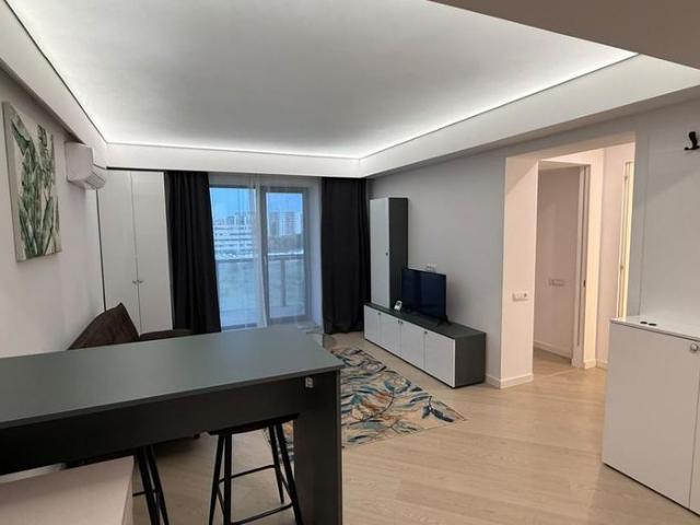 Apartament 2 camere, semidecomandat, 46 mp, centrala proprie, ac, Cortina North