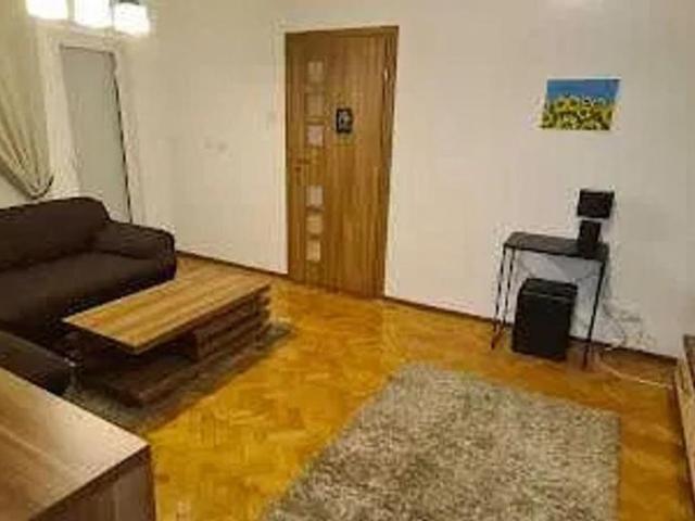 Apartament 2 camere, semidecomandat, 52 mp, loc parcare, balcon, Pajura