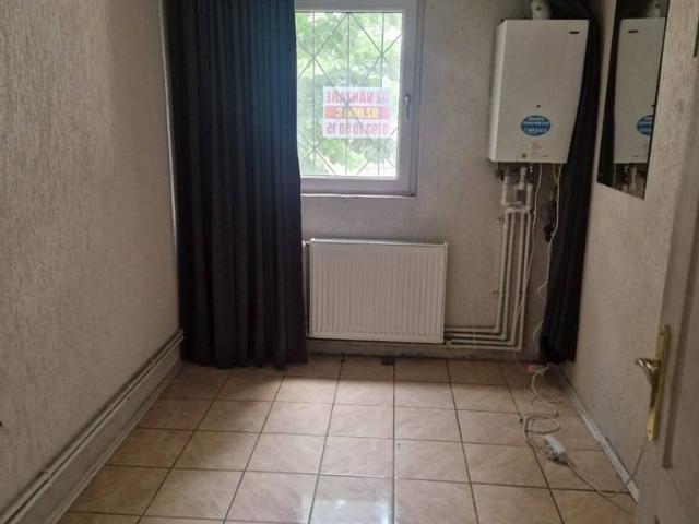 Apartament 2 camere semidecomandate în Brazdă, parter