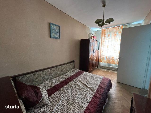 Apartament 2 camere semidecomandate în Craiovița Nouă zona Niella