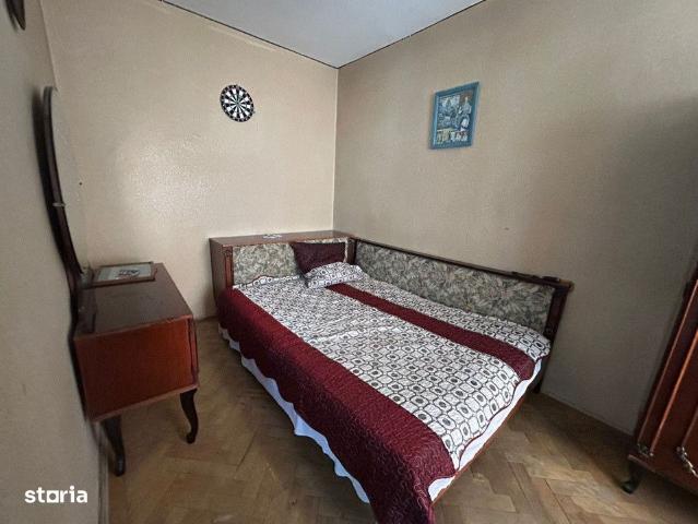 Apartament 2 camere semidecomandate în Craiovița Nouă