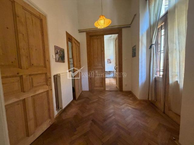 Apartament 2 camere, situat în zona centrală