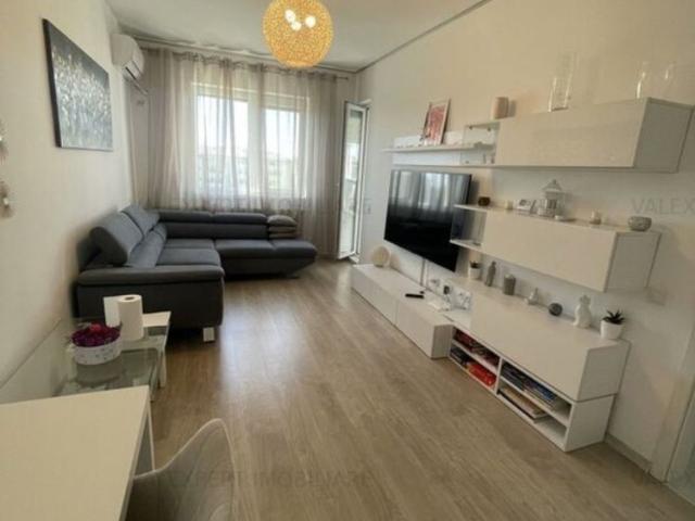 Apartament 2 camere, terasă închisă, loc de parcare
