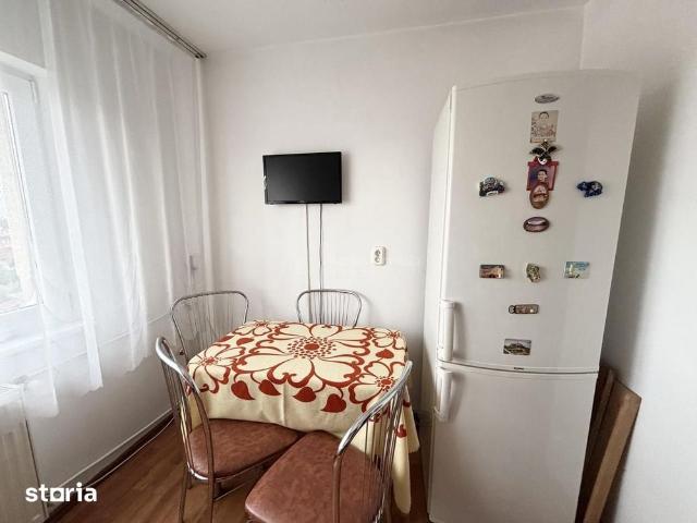 Apartament 2 camere tip Q de închiriat Str Lapusului etaj 44