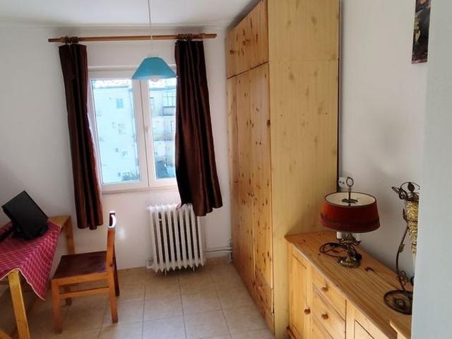 Apartament 2 camere transformat în 3 camere zona centrală