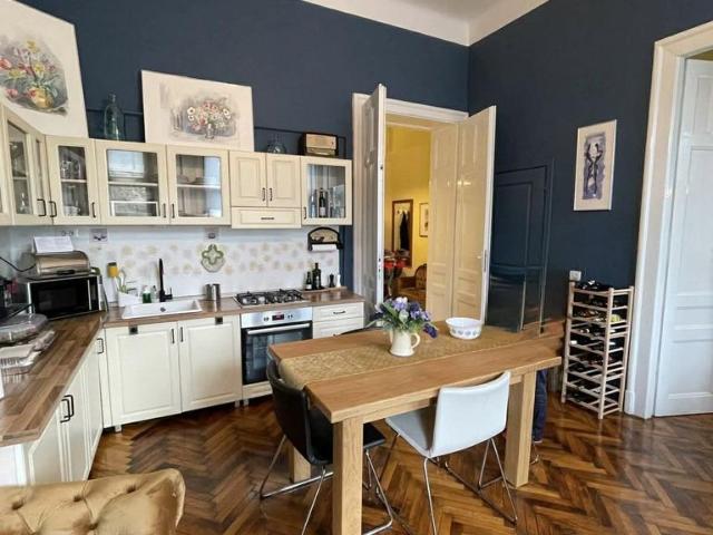 Apartament 2 camere, ultracentral zona Parc Balcescu Pret 124.900 euro
