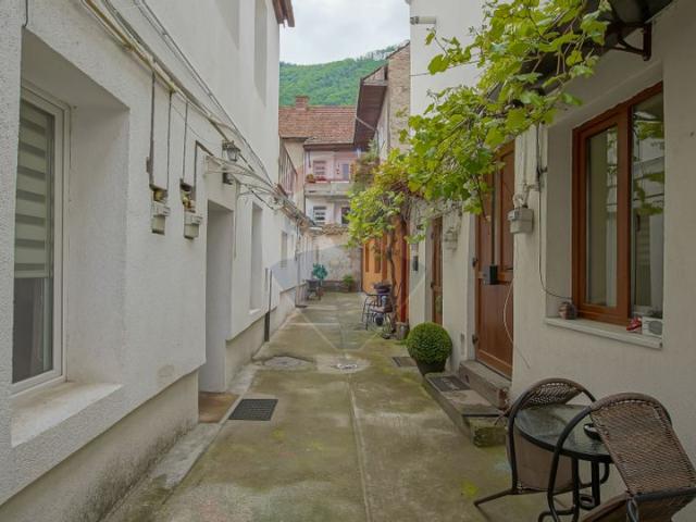 Apartament 2 camere vanzare in casă / vilă Brasov, Centrul Istoric vezi locația pe hartă