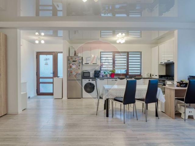 Apartament 2 camere vanzare in casă / vilă Brasov, Sanpetru vezi locația pe hartă