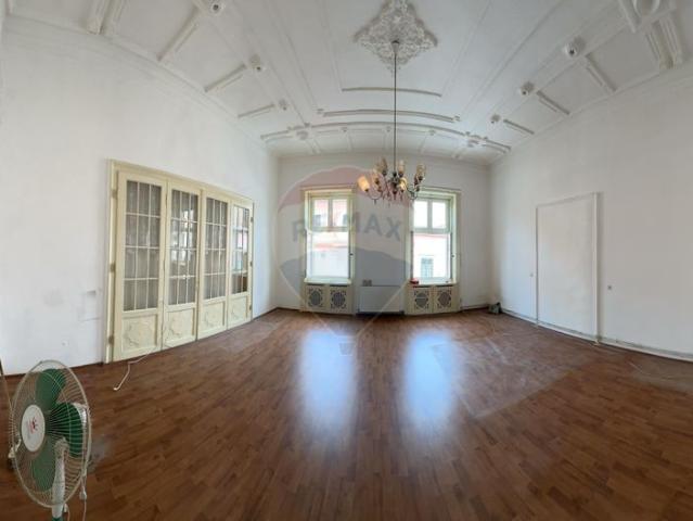 Apartament 2 camere vanzare in casă / vilă Sibiu, Medias, Ultracentral vezi locația pe hartă