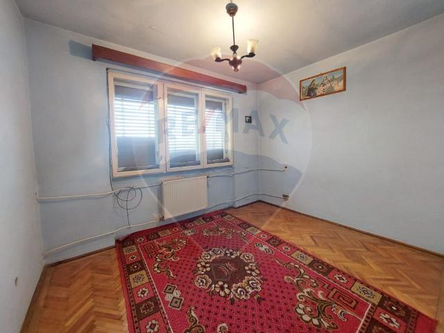 Apartament 2 camere vanzare in bloc de apartamente Timis, Lugoj vezi locația pe hartă