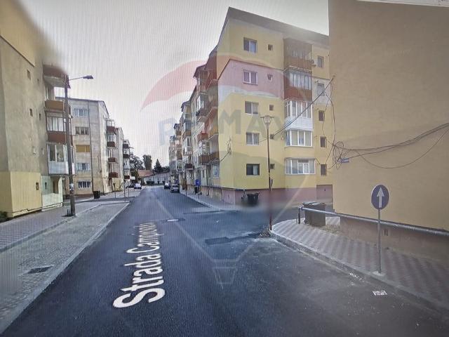 Apartament 2 camere vanzare in bloc de apartamente Timis, Lugoj, Central vezi locația pe hartă