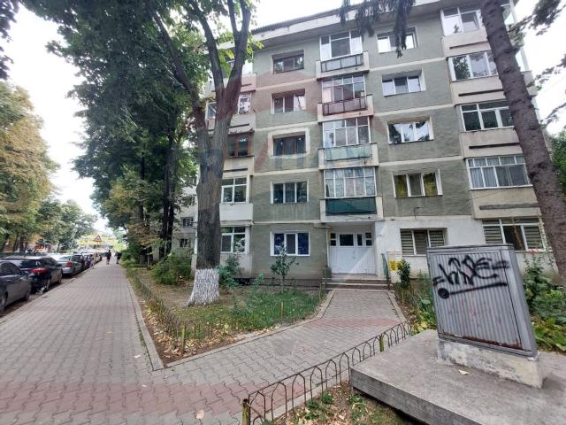 Apartament 2 camere vanzare in bloc de apartamente Vaslui, Central vezi locația pe hartă