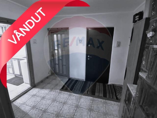 Apartament 2 camere vanzare in bloc de apartamente Vrancea, Focsani, Central vezi locația pe hartă