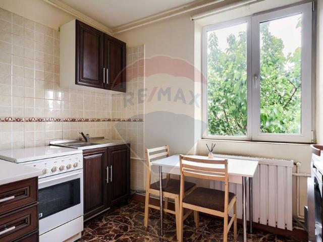 Apartament 2 camere vanzare in bloc de apartamente Arad, Central vezi locația pe hartă