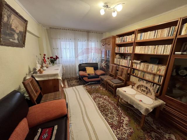 Apartament 2 camere vanzare in bloc de apartamente Arges, Campulung Muscel, Central vezi locația pe hartă