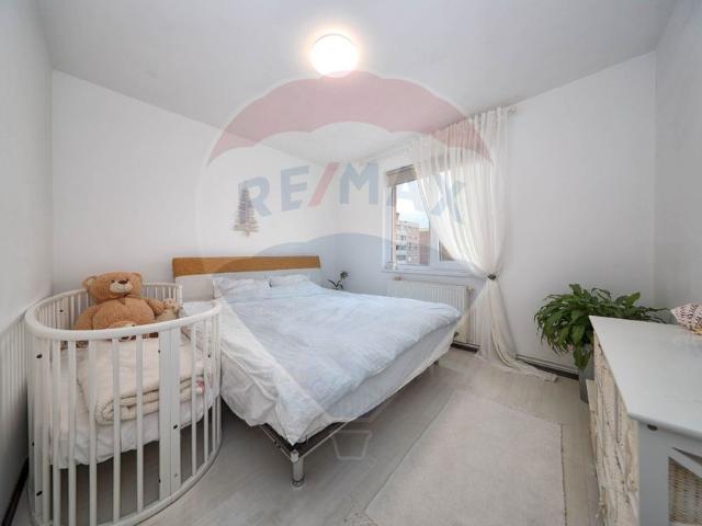 Apartament 2 camere vanzare in bloc de apartamente Brasov, Calea Bucuresti vezi locația pe hartă