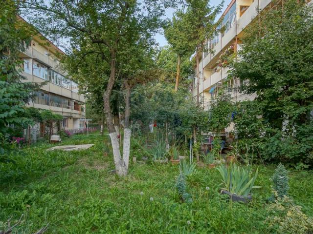 Apartament 2 camere vanzare in bloc de apartamente Brasov, Florilor vezi locația pe hartă