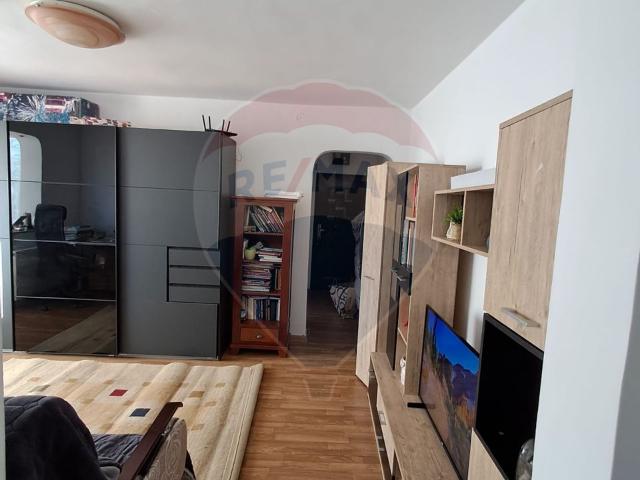 Apartament 2 camere vanzare in bloc de apartamente Brasov, Florilor vezi locația pe hartă