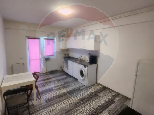 Apartament 2 camere vanzare in bloc de apartamente Bucuresti, Uverturii vezi locația pe hartă