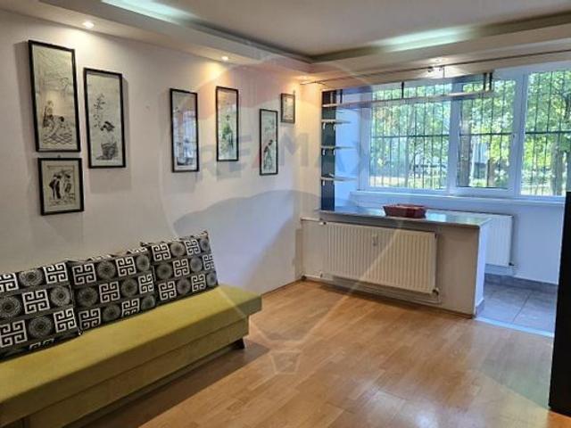 Apartament 2 camere vanzare in bloc de apartamente Bucuresti, Pajura vezi locația pe hartă