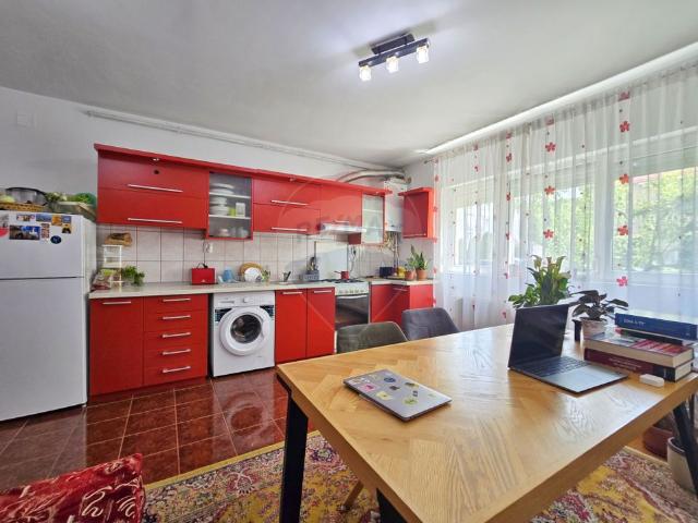 Apartament 2 camere vanzare in bloc de apartamente Cluj Napoca, Manastur vezi locația pe hartă