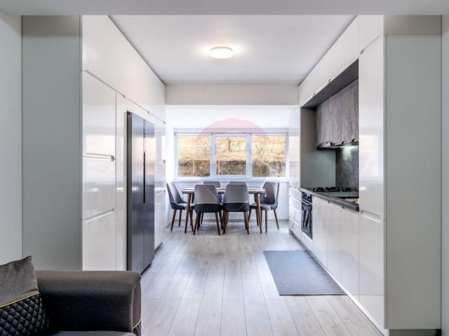 Apartament 3 camere vanzare in bloc de apartamente Cluj, Floresti vezi locația pe hartă