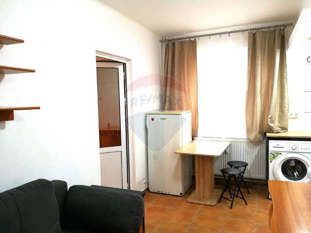 Apartament 2 camere vanzare in bloc de apartamente Iasi, Podul de Piatra vezi locația pe hartă
