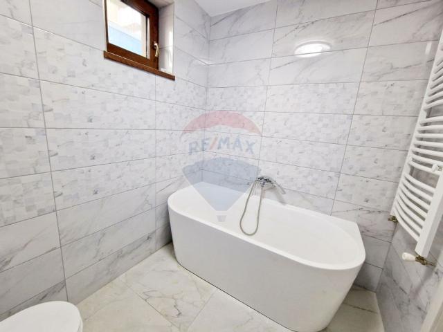 Apartament 2 camere vanzare in bloc de apartamente Piatra Neamt, Calea Romanului vezi locația pe hartă