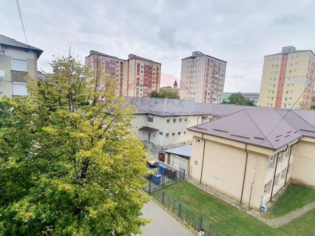 Apartament 2 camere vanzare in bloc de apartamente Piatra Neamt, Darmanesti vezi locația pe hartă