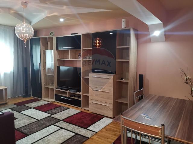 Apartament 2 camere vanzare in bloc de apartamente Piatra Neamt, Maratei vezi locația pe hartă