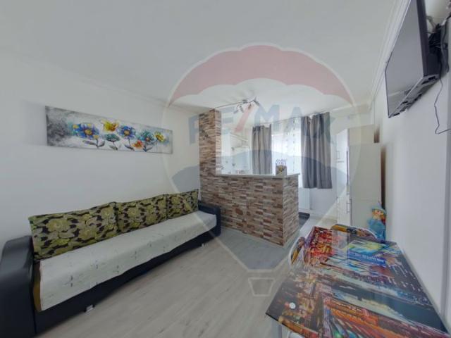 Apartament 2 camere vanzare in bloc mixt Olt, Slatina, Crisan vezi locația pe hartă