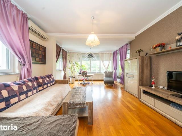 Apartament 2 camere, vila cu acces la gradina, Sub Arini
