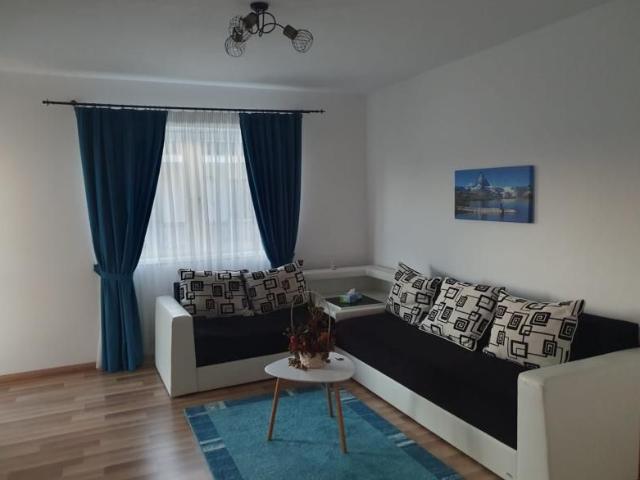 Apartament 2 camere Zona C.Cisnadiei