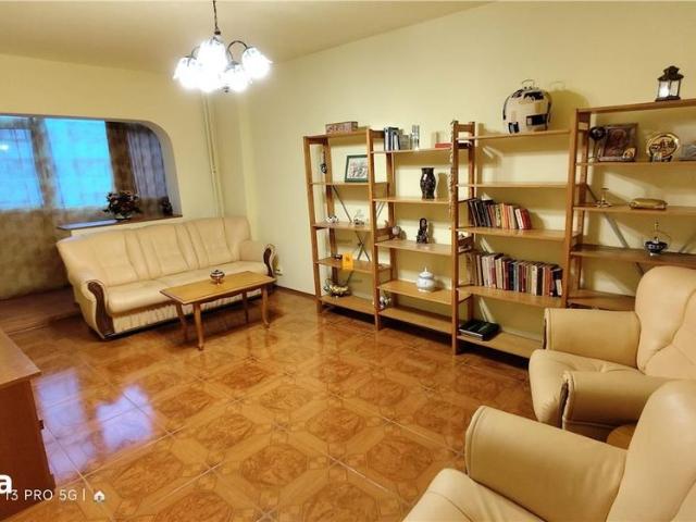 Apartament 2 camere zona Caraiman