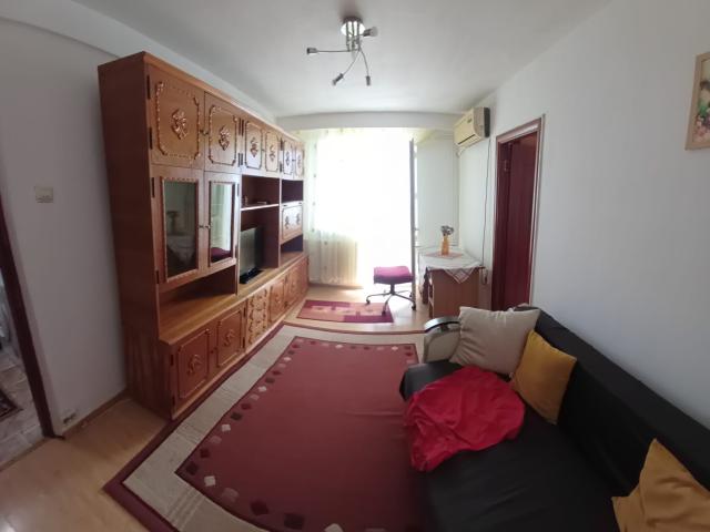 Apartament 2 camere zona Casa de Cultura cu Centrala
