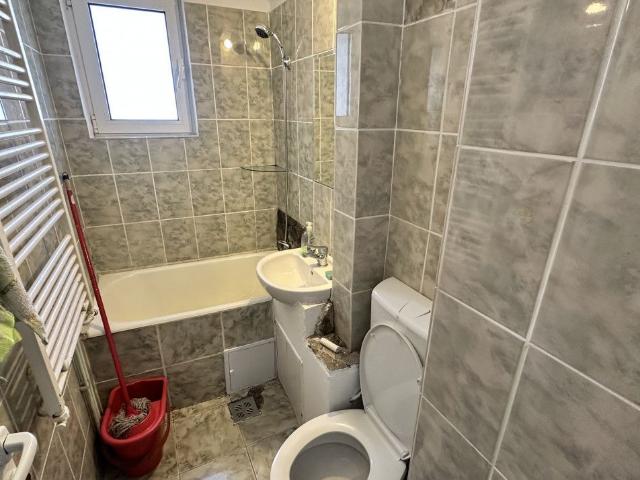 Apartament 2 camere zona Cedonia