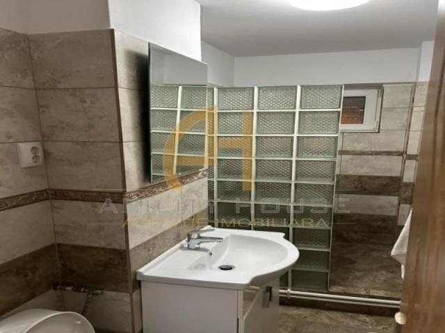 Apartament 2 camere, zona Directia Taxe si Impozite, Botosani