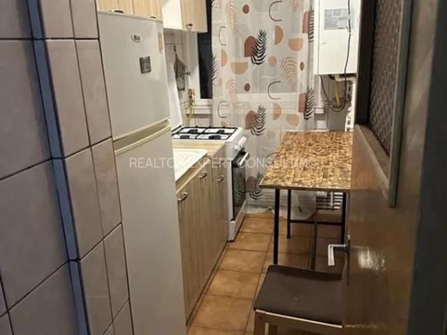 Apartament 2 camere, zona Inel 2, centrala proprie, etaj 3