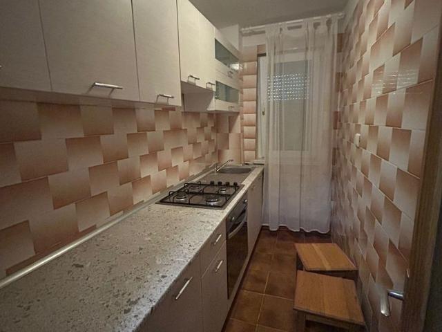 Apartament 2 camere Zona Sud etaj1/4 43mp 49000 euro