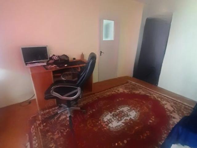 Apartament 2 camere, zona Podu Ros