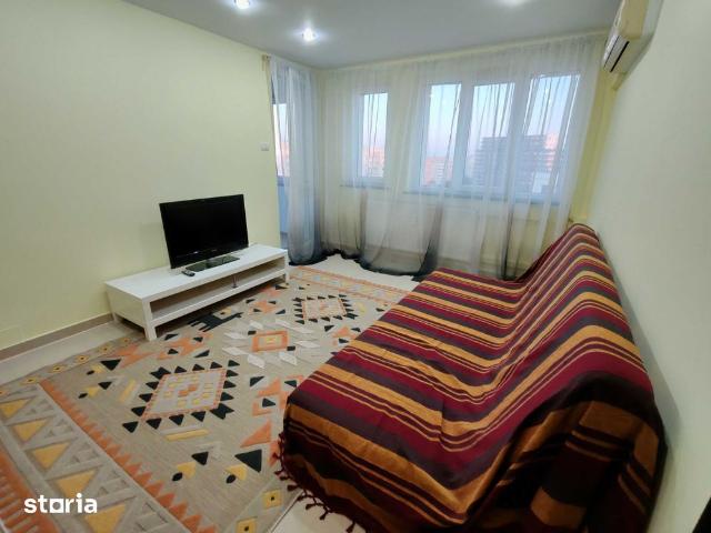 Apartament 2 camere/ 12' Metrou Titan/ Renovat/ Cochet