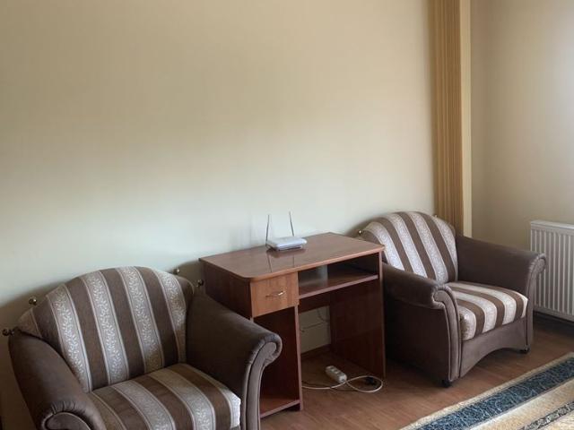 Apartament 2 camere, 1 Mai, balcon și mobilat