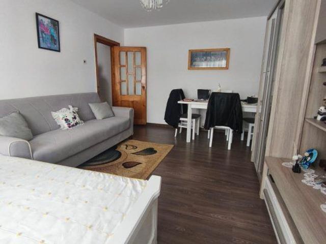 Apartament 2 camere, 49 mp, decomandat, Siret